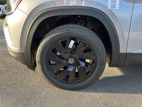 New 2026 Volkswagen Atlas SE image 48