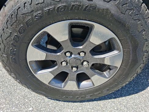 Used 2019 Jeep Wrangler Unlimited Sahara AWD/4WD image 17