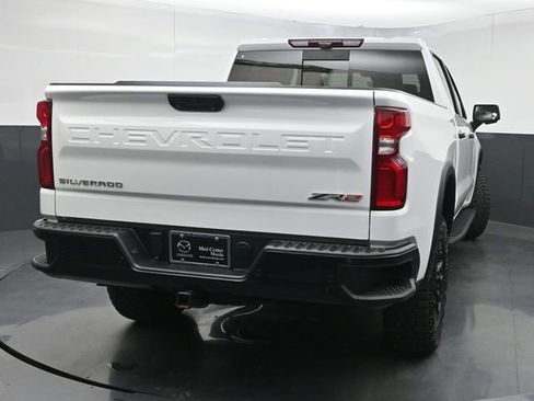 Used 2022 Chevrolet Silverado 1500 ZR2 w/ Technology Package AWD/4WD image 3