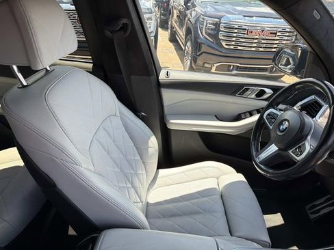 Used 2023 BMW X7 xDrive40i w/ M Sport Package AWD/4WD image 14
