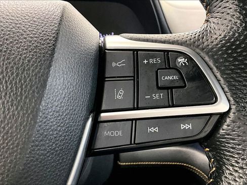 Used 2022 Toyota Sienna XLE Woodland Edition AWD/4WD image 20
