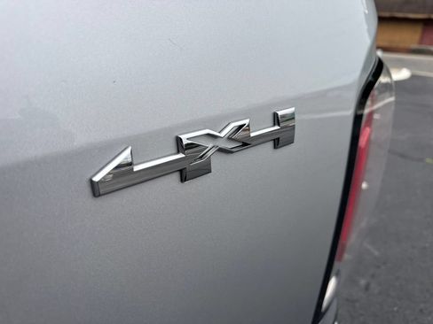 Used 2018 GMC Canyon SLT w/ Driver Alert Package AWD/4WD image 15