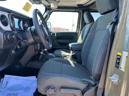 Used 2025 Jeep Wrangler Unlimited Sport AWD/4WD image 19