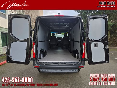 Used 2020 Mercedes-Benz Sprinter 2500 image 11
