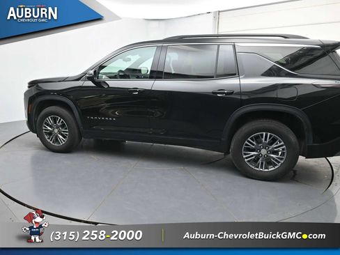 Used 2024 Chevrolet Traverse LT w/ Trailering Package AWD/4WD image 18
