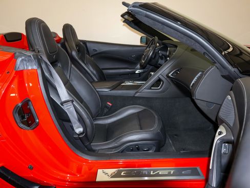 Used 2016 Chevrolet Corvette Z06 w/ 3LZ Preferred Equipment Group image 40