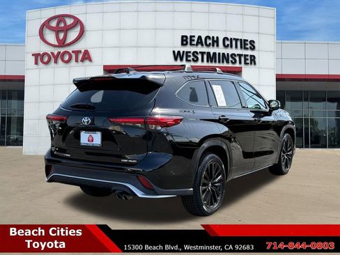 Used 2023 Toyota Highlander XSE AWD/4WD image 12