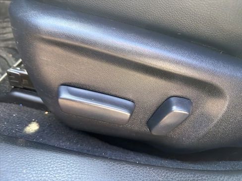 Used 2018 Toyota Corolla XSE image 8