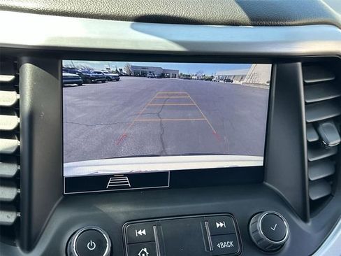 Certified 2023 GMC Acadia SLE w/ Driver Convenience Package FWD image 14
