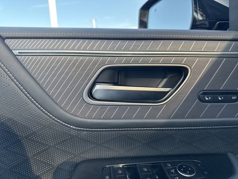 Used 2025 INFINITI QX80 Autograph image 13