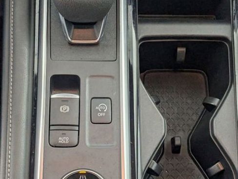 Used 2023 Nissan Pathfinder SL w/ Black Appearance Package image 23