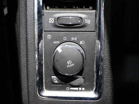 Used 2017 RAM 1500 Laramie AWD/4WD image 15