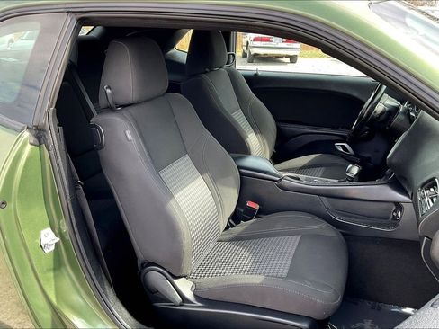 Used 2021 Dodge Challenger SXT w/ Driver Convenience Group image 7