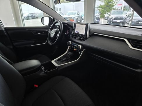 Used 2025 Toyota RAV4 XLE AWD/4WD image 44