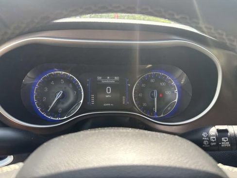 Used 2023 Chrysler Voyager LX FWD image 34