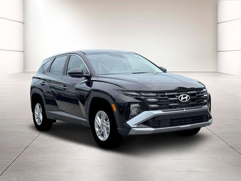 New 2026 Hyundai Tucson SE image 11