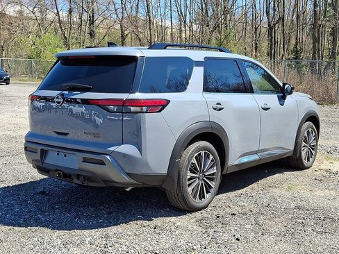 Certified 2026 Nissan Pathfinder Platinum w/ Cargo Package AWD/4WD image 7