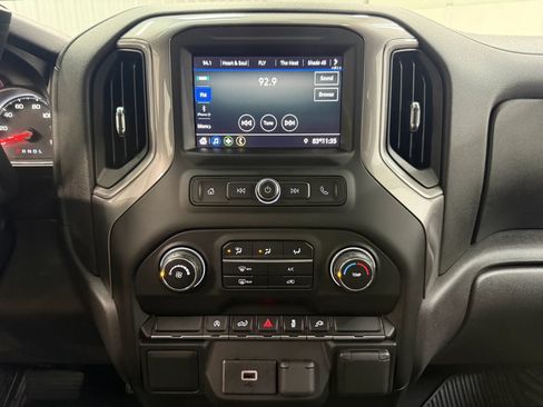 Used 2020 Chevrolet Silverado 1500 Custom w/ Custom Value Package AWD/4WD image 21