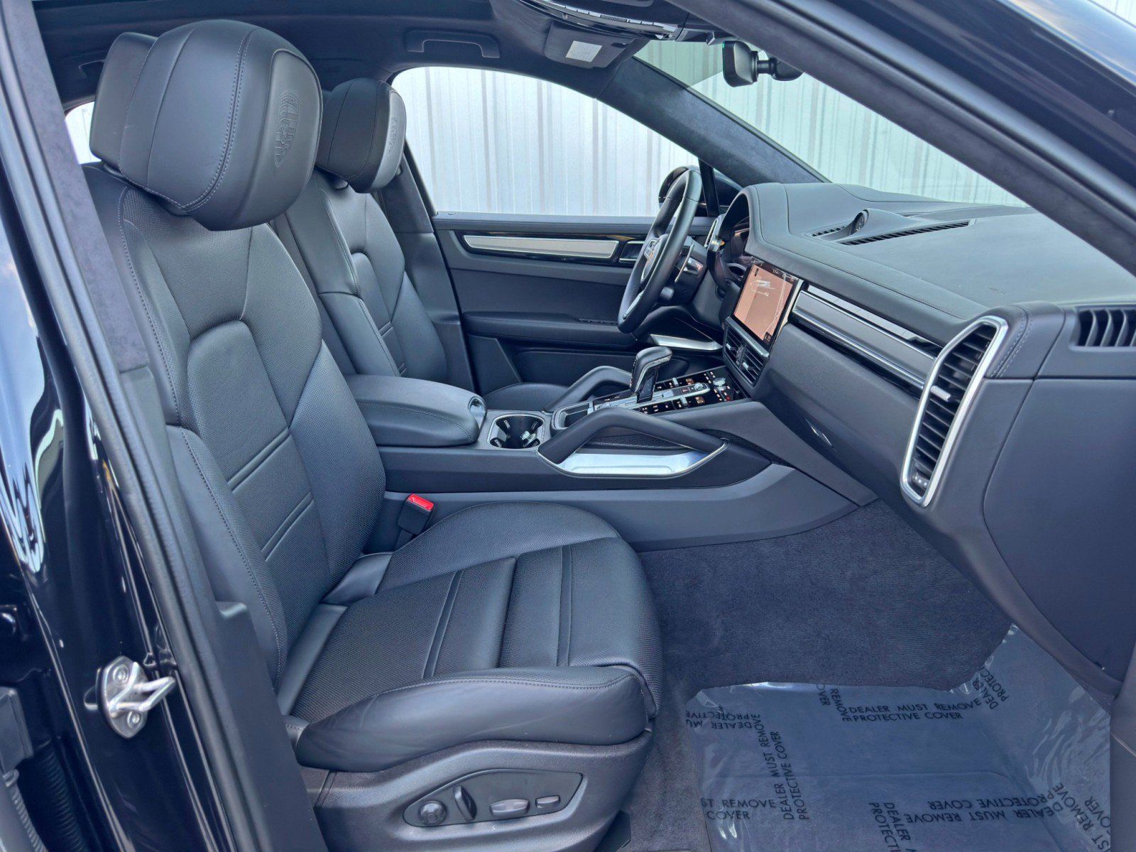 Used 2021 Porsche Cayenne Turbo S AWD/4WD image 16