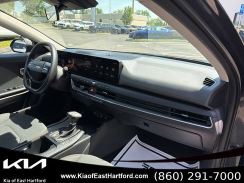 Used 2025 Kia K4 FWD image 12