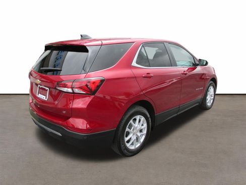 Used 2024 Chevrolet Equinox LT FWD image 3
