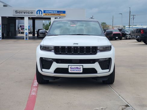 New 2026 Jeep Grand Cherokee L Summit AWD/4WD image 6