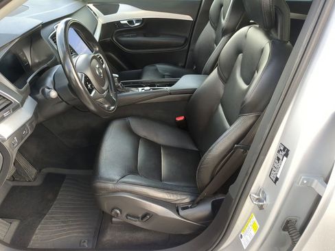 Used 2018 Volvo XC90 T5 Momentum w/ Convenience Package image 17