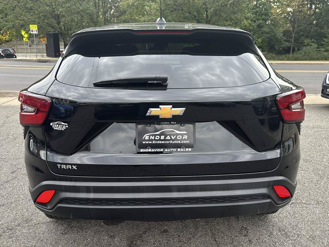 Used 2024 Chevrolet Trax LS w/ LS Convenience Package FWD image 5