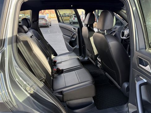 Used 2021 Volkswagen Tiguan SE R-Line image 13