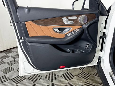 Certified 2022 Mercedes-Benz GLC 300 4MATIC image 11