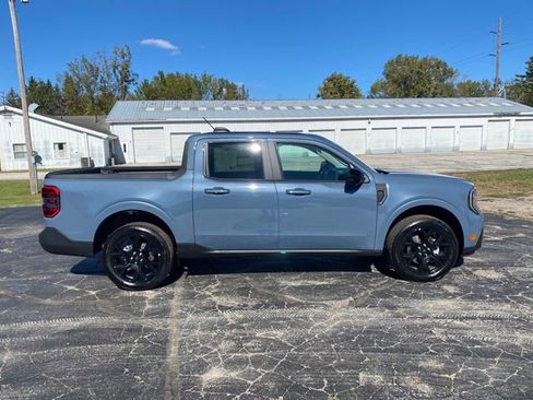 New 2025 Ford Maverick Lariat w/ Black Appearance Package image 8