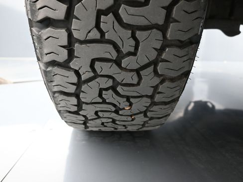 Used 2021 Toyota Tundra SR5 w/ SR5 Upgrade Package image 19