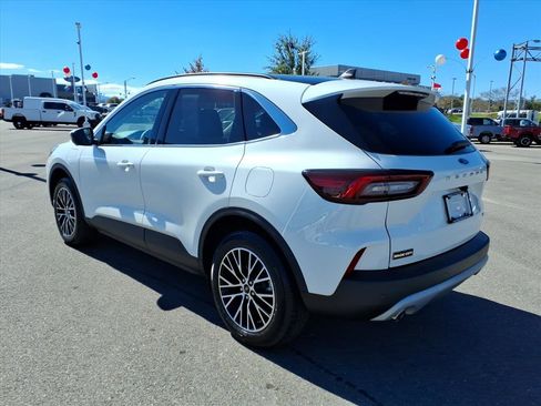 Used 2025 Ford Escape SE w/ PHEV Premium Package image 3