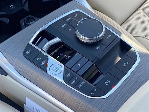 Certified 2025 BMW M440i Convertible w/ Premium Package image 30