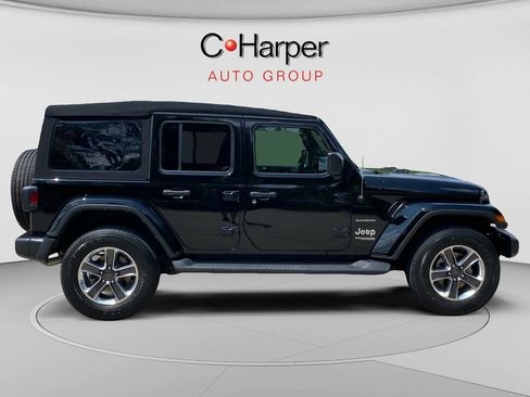 Used 2021 Jeep Wrangler Unlimited Sahara w/ Dual Top Group AWD/4WD image 2