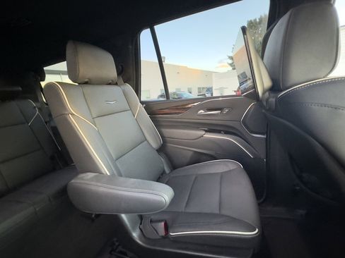 Used 2023 Cadillac Escalade Premium Luxury image 20