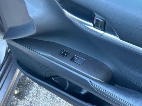 Used 2022 Toyota Camry XSE FWD image 39