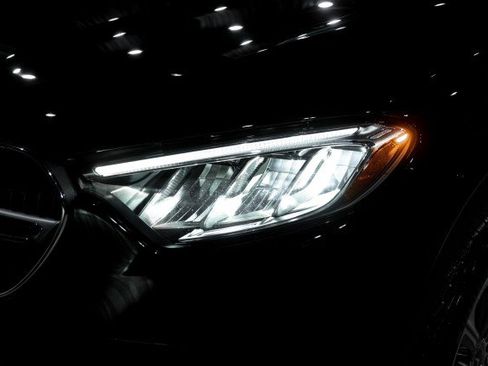 Used 2026 Mercedes-Benz GLC 300 image 8