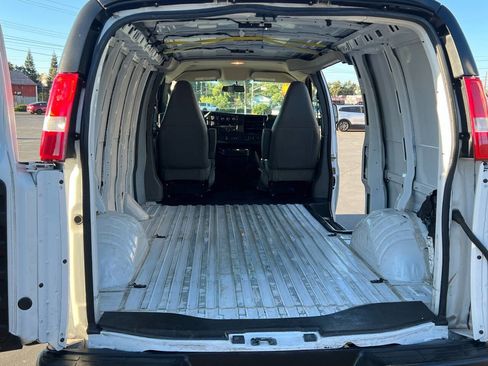 Used 2020 GMC Savana 2500 w/ Driver Convenience Package image 10