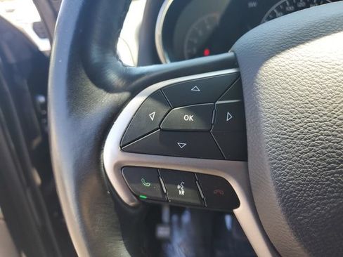 Used 2022 Jeep Grand Cherokee Laredo X AWD/4WD image 28