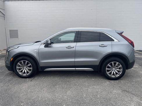 Used 2023 Cadillac XT4 Premium Luxury image 2