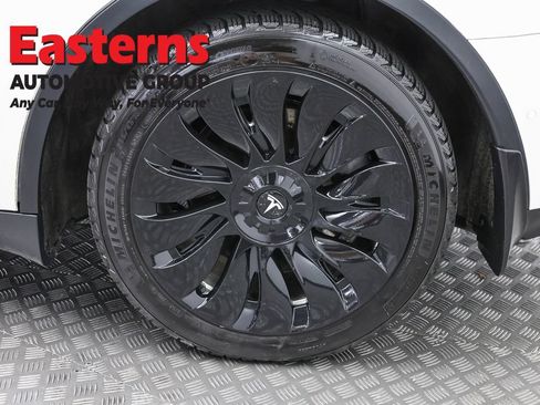 Used 2021 Tesla Model Y Long Range AWD/4WD image 27
