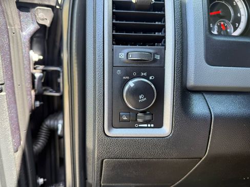 Used 2017 RAM 1500 Express w/ Express Value Package AWD/4WD image 16