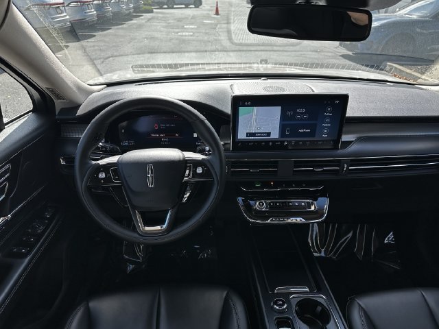 Certified 2023 Lincoln Corsair AWD image 13