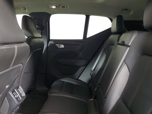 Used 2023 Volvo XC40 B5 Plus w/ Protection Package Premier AWD/4WD image 12