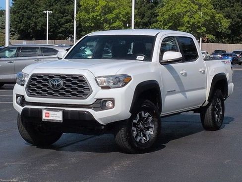 Used 2021 Toyota Tacoma TRD Off-Road w/ Technology Package AWD/4WD image 2