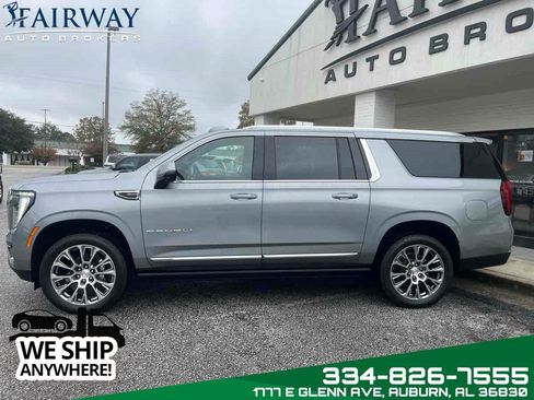 Used 2025 GMC Yukon XL Denali w/ Denali Reserve Package AWD/4WD image 9
