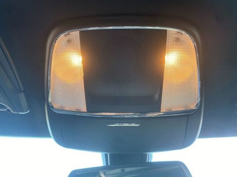 Used 2020 Dodge Charger SXT image 23