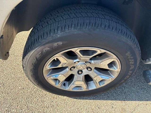Used 2015 RAM 1500 Limited AWD/4WD image 9