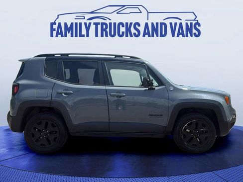 Used 2017 Jeep Renegade Trailhawk image 6